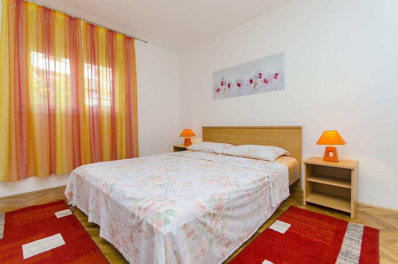 Apartments Karlo Трогир Экстерьер фото