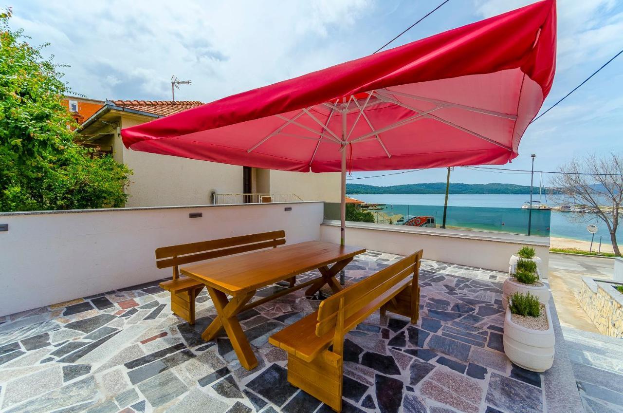 Apartments Karlo Трогир Экстерьер фото
